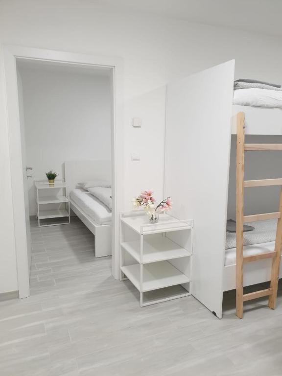 Betariel'Com Westbahnhof M Apartment Viena Exterior foto
